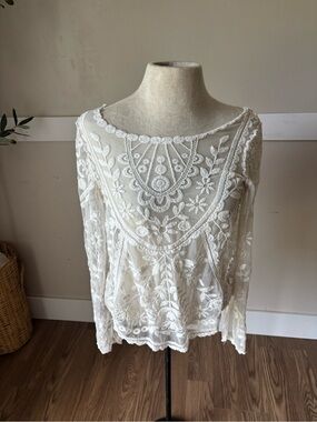 Rewind Ivory Embroidered Lace Long-Sleeve Top